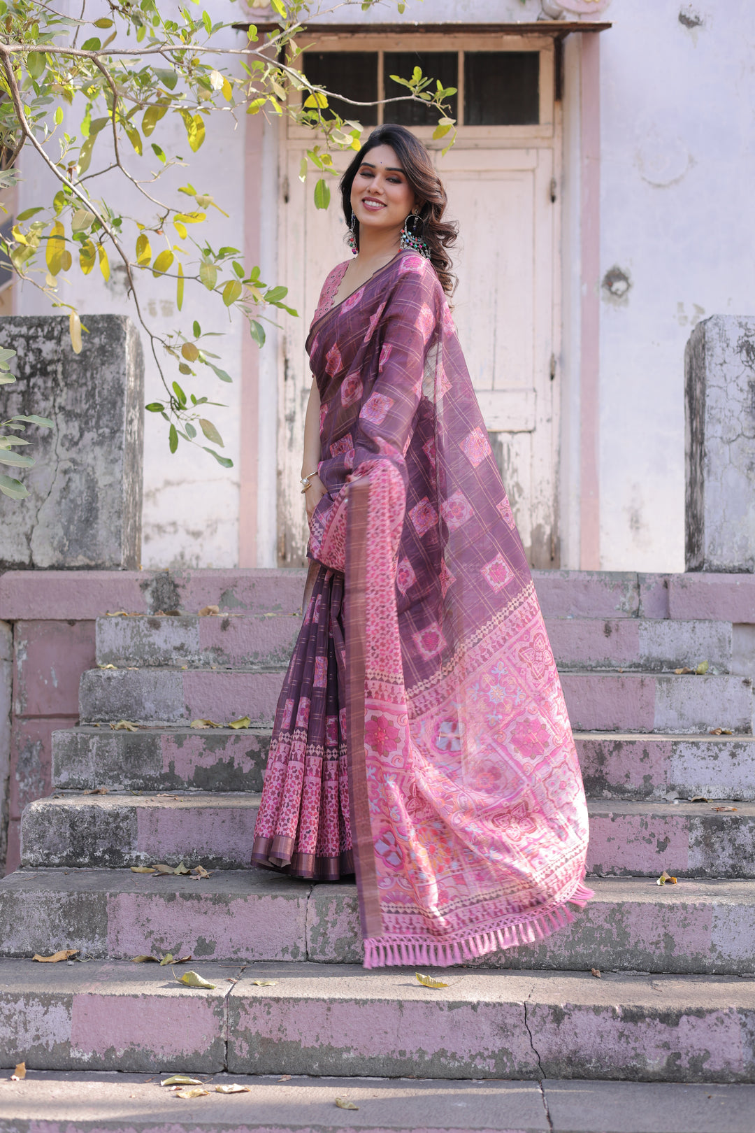 Elegant Multicolor Linen Saree with Traditional Patterns | Lightweight Festive Wear