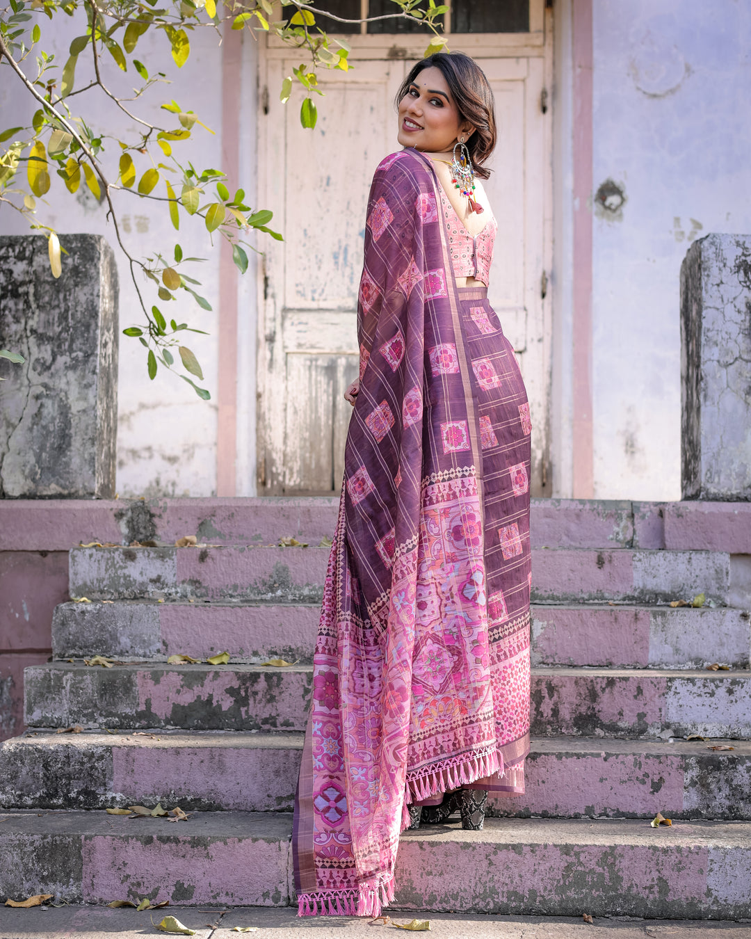 Elegant Multicolor Linen Saree with Traditional Patterns | Lightweight Festive Wear