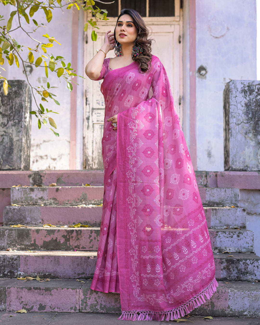 Elegant Multicolor Linen Saree with Traditional Patterns | Lightweight Festive Wear