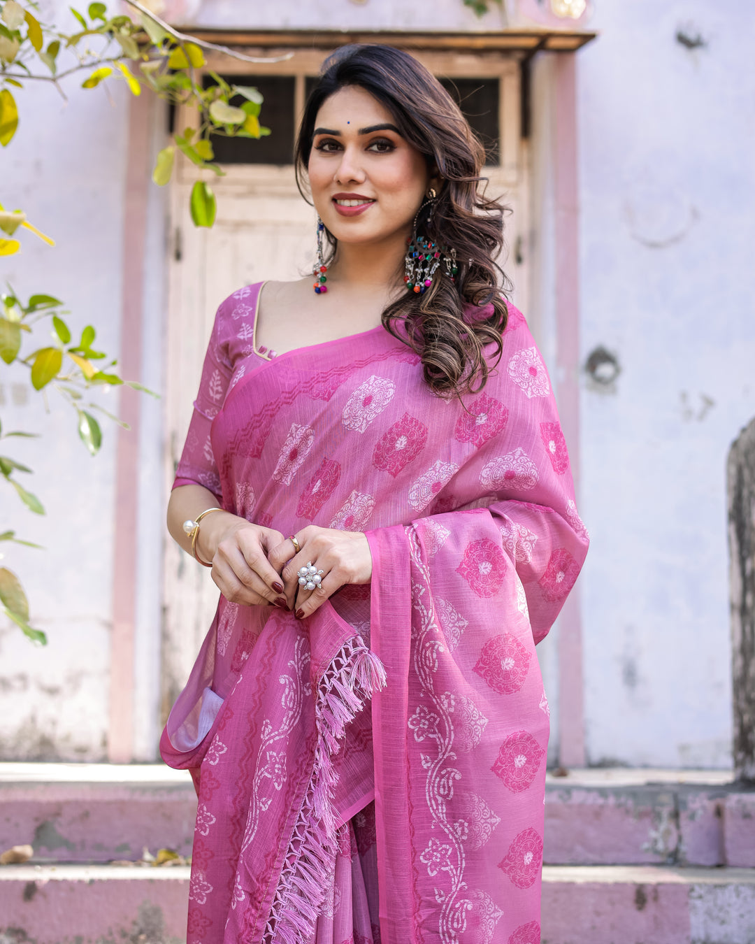 Elegant Multicolor Linen Saree with Traditional Patterns | Lightweight Festive Wear