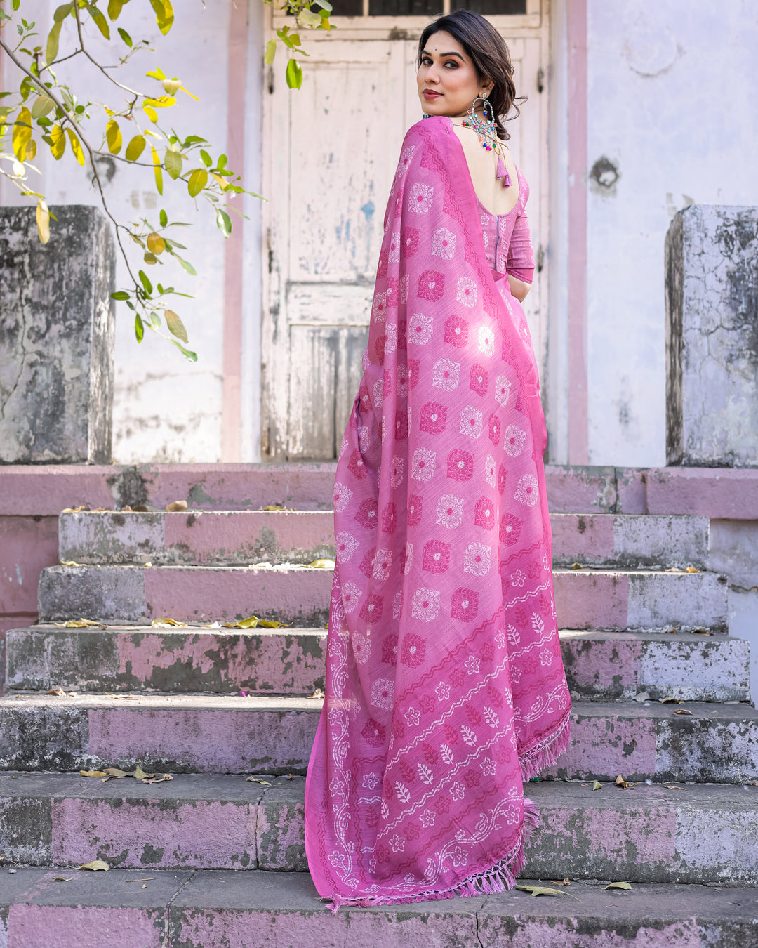 Elegant Multicolor Linen Saree with Traditional Patterns | Lightweight Festive Wear