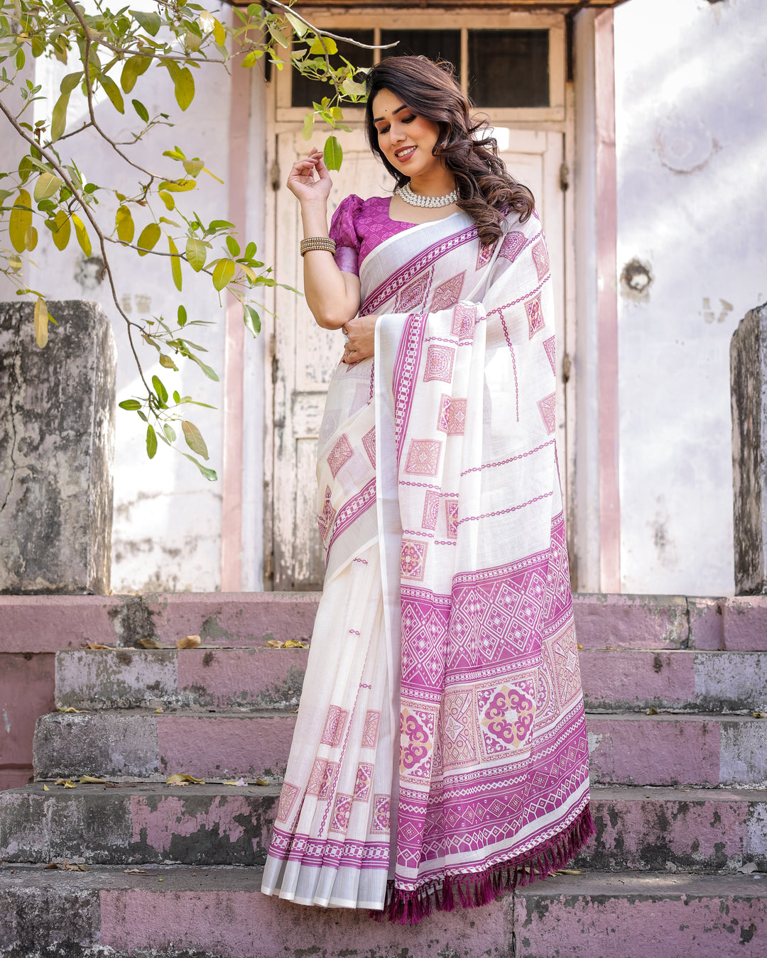 Elegant Multicolor Linen Saree with Traditional Patterns | Lightweight Festive Wear