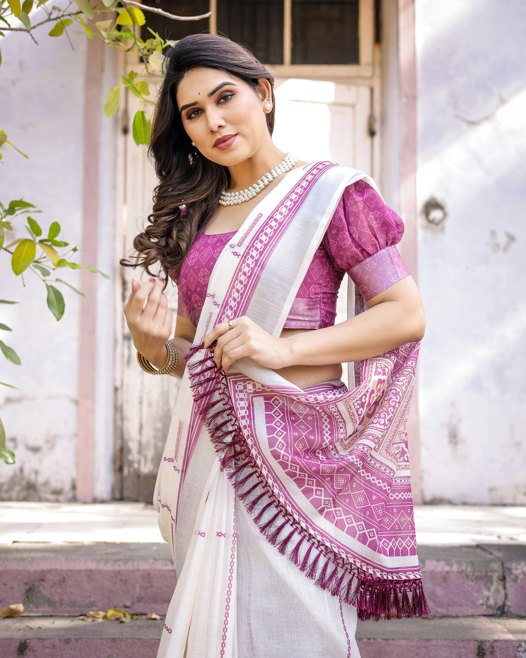 Elegant Multicolor Linen Saree with Traditional Patterns | Lightweight Festive Wear