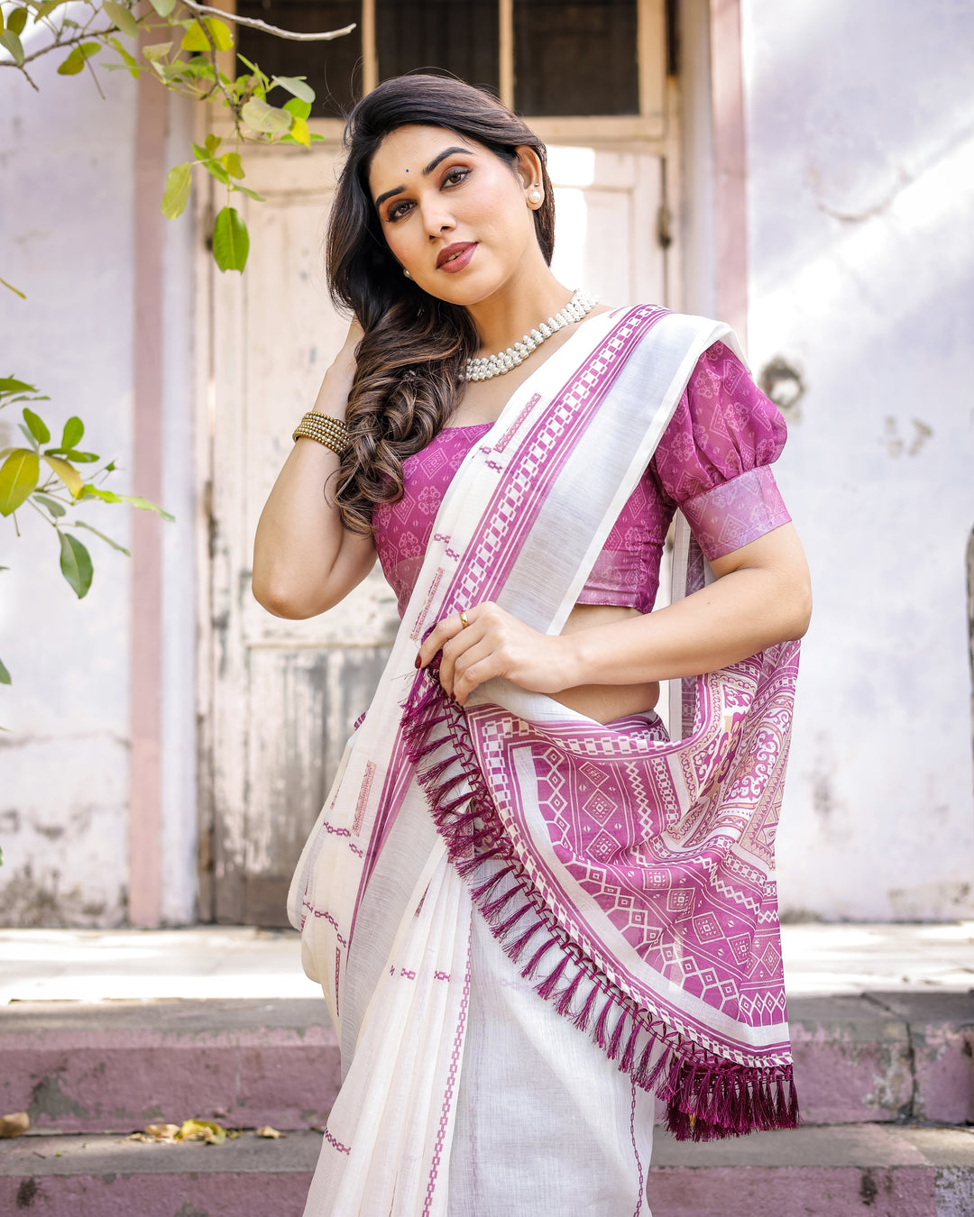 Elegant Multicolor Linen Saree with Traditional Patterns | Lightweight Festive Wear