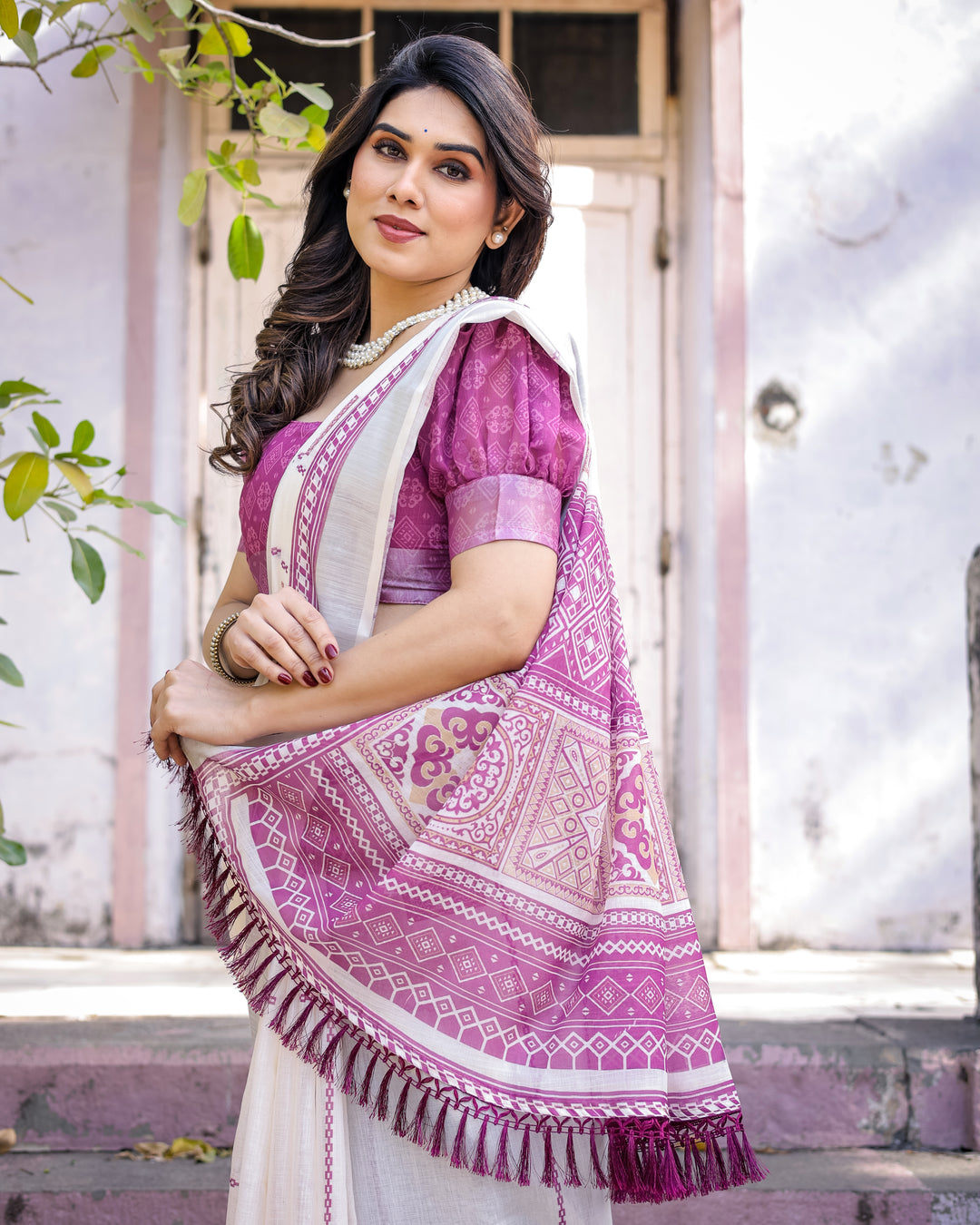 Elegant Multicolor Linen Saree with Traditional Patterns | Lightweight Festive Wear