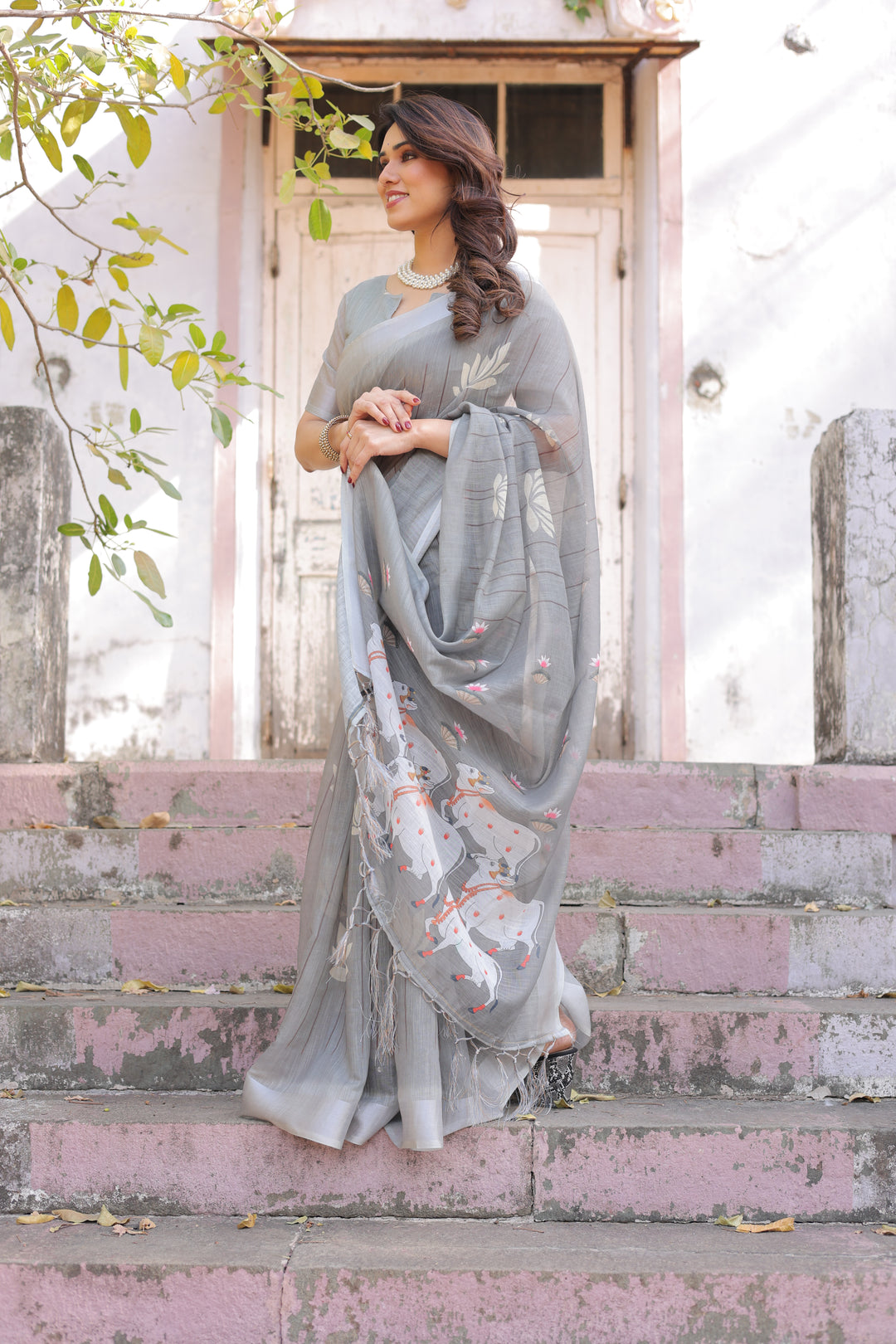 Elegant Multicolor Linen Saree with Traditional Patterns | Lightweight Festive Wear