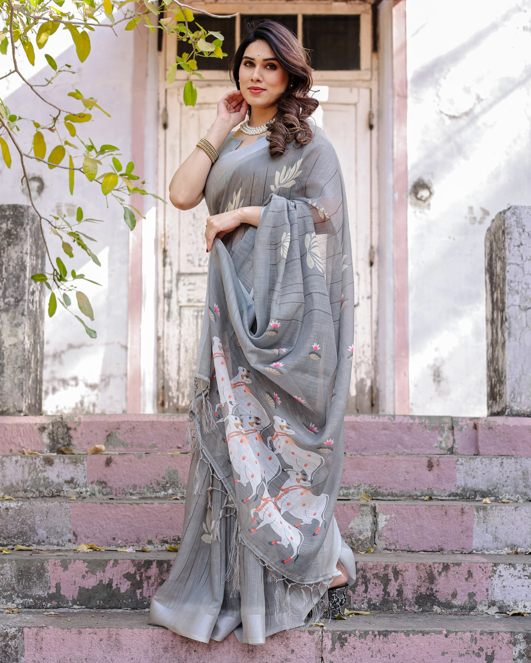 Elegant Multicolor Linen Saree with Traditional Patterns | Lightweight Festive Wear