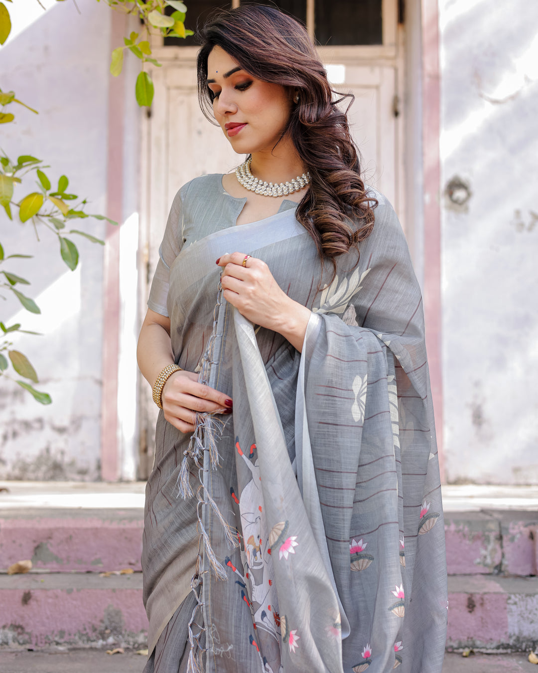 Elegant Multicolor Linen Saree with Traditional Patterns | Lightweight Festive Wear
