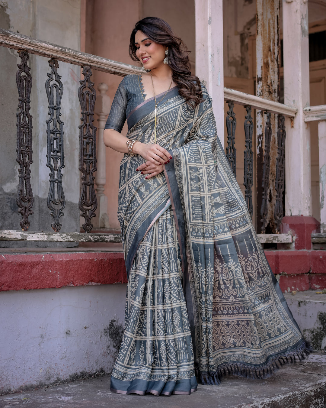 Elegant Multicolor Linen Saree with Traditional Patterns | Lightweight Festive Wear
