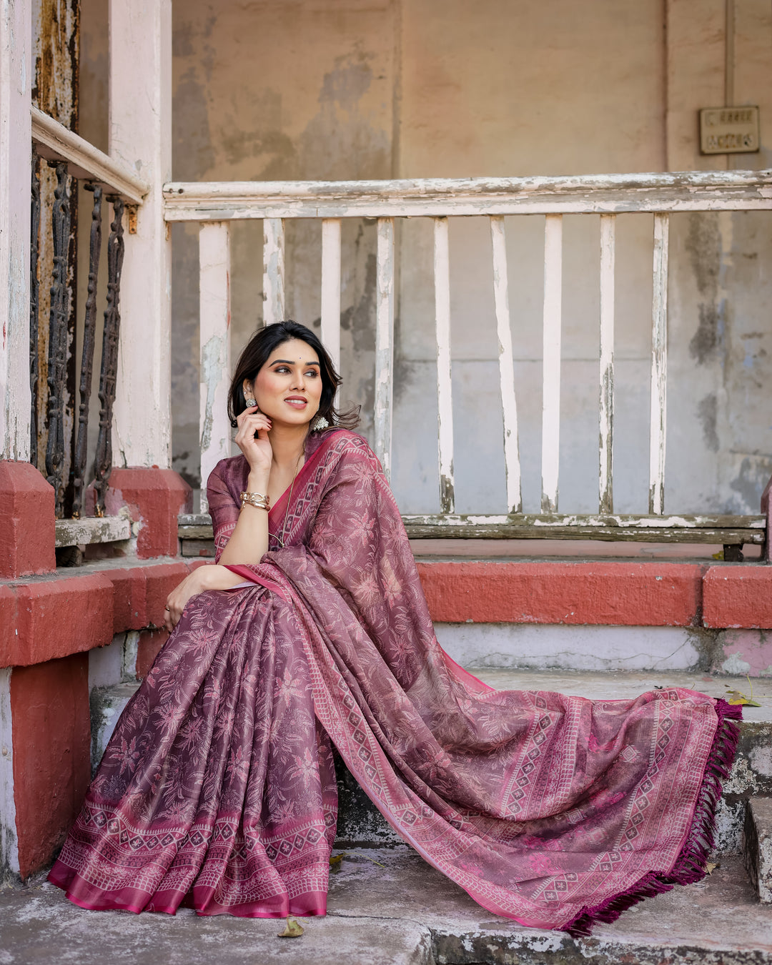 Elegant Multicolor Linen Saree with Traditional Patterns | Lightweight Festive Wear