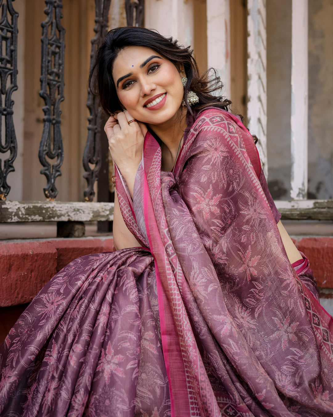 Elegant Multicolor Linen Saree with Traditional Patterns | Lightweight Festive Wear