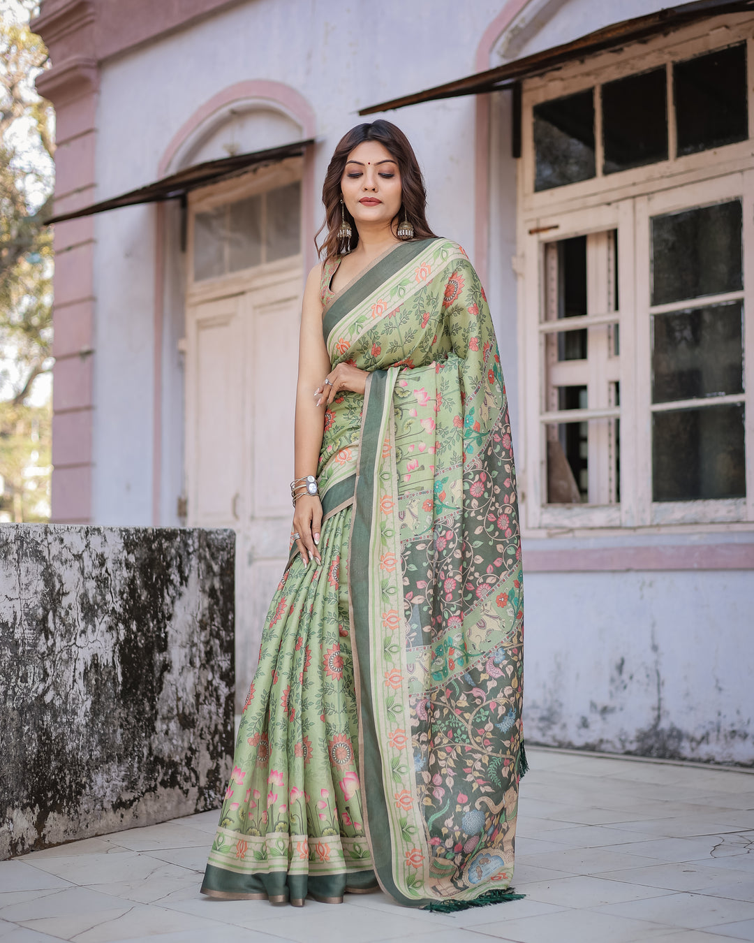 Graceful Green & Beige Saree with Exquisite Floral Prints – Perfect for Weddings & Festive Wear
