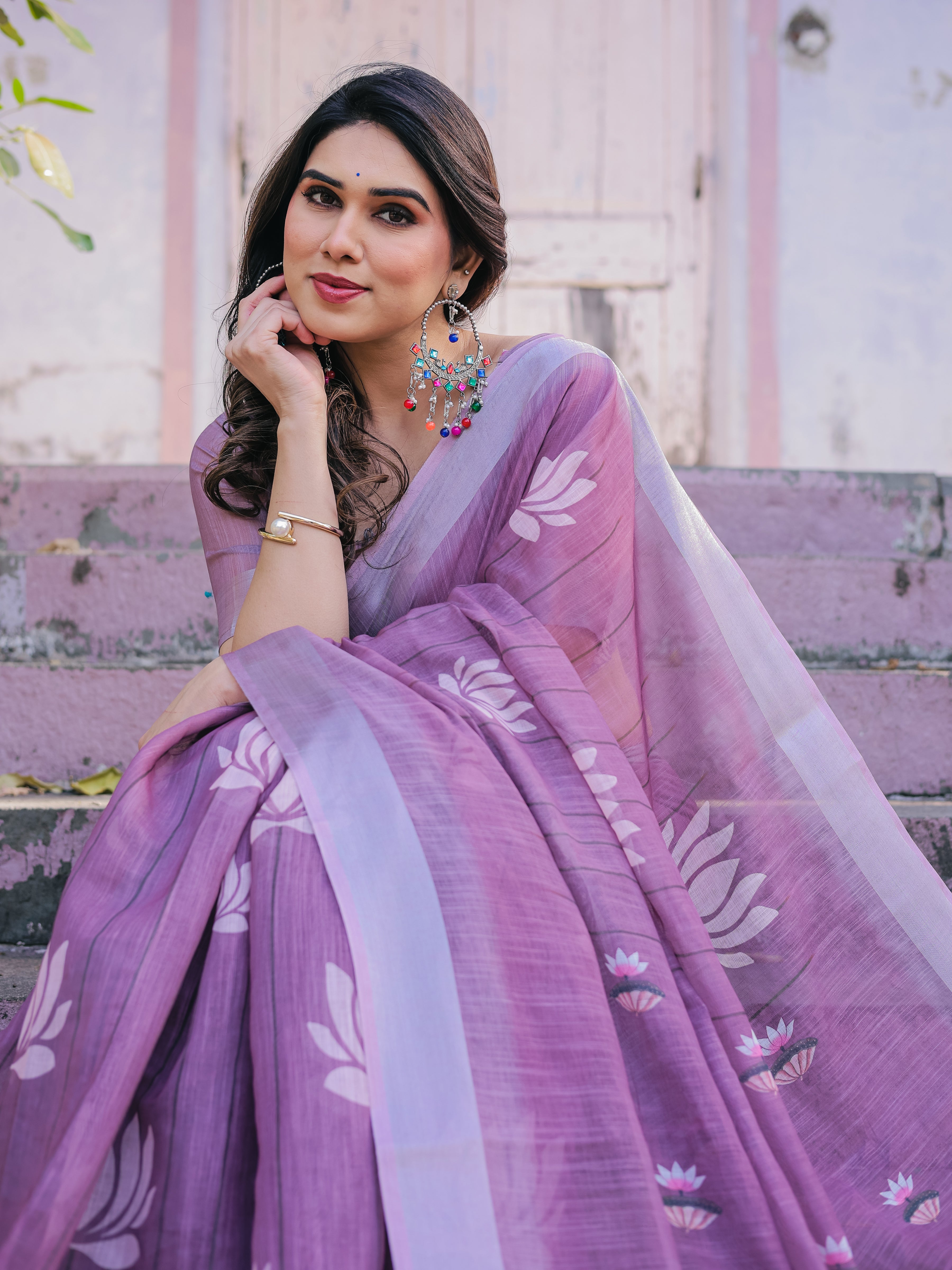 Elegant Multicolor Linen Saree with Traditional Patterns | Lightweight Festive Wear