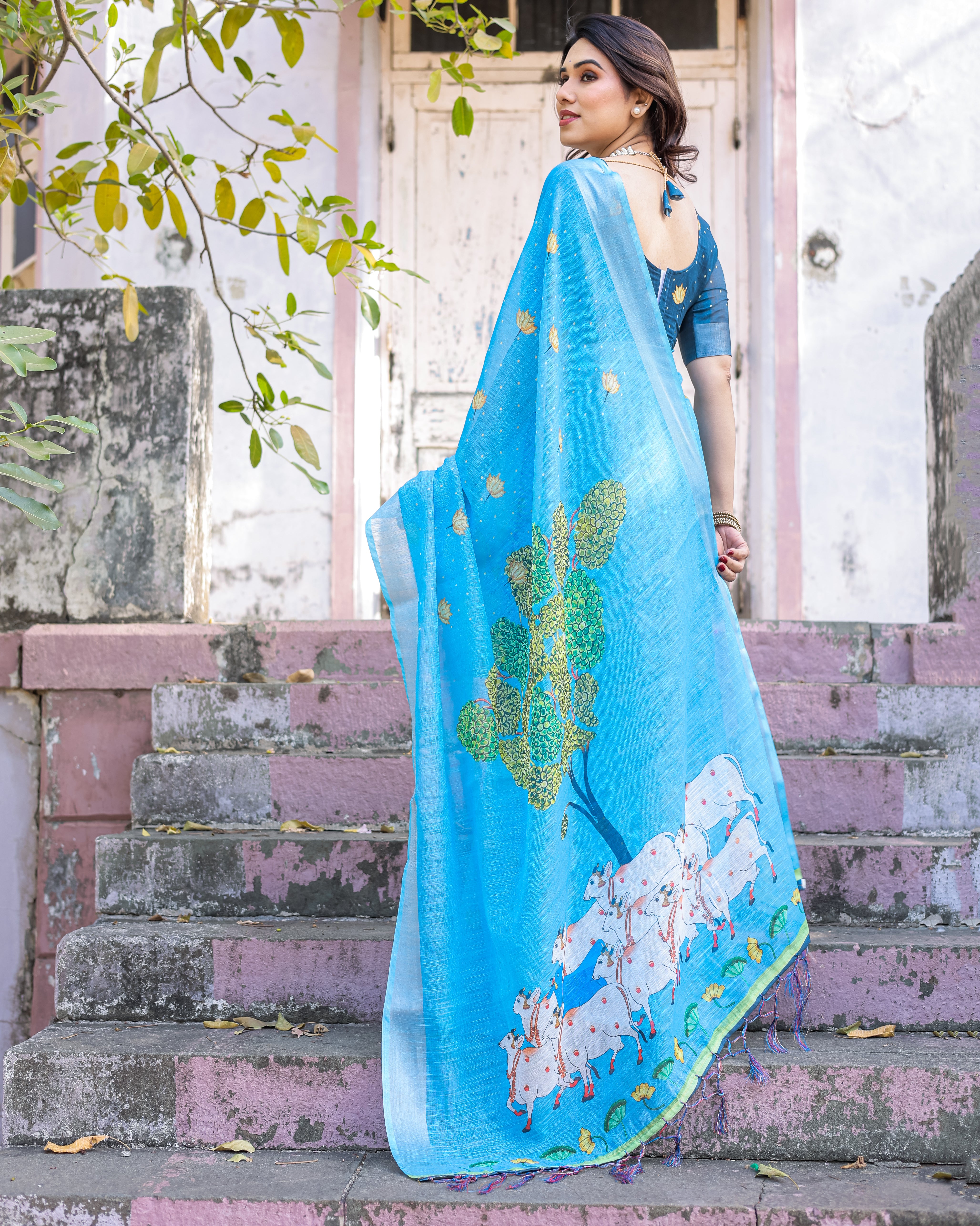 Elegant Multicolor Linen Saree with Traditional Patterns | Lightweight Festive Wear