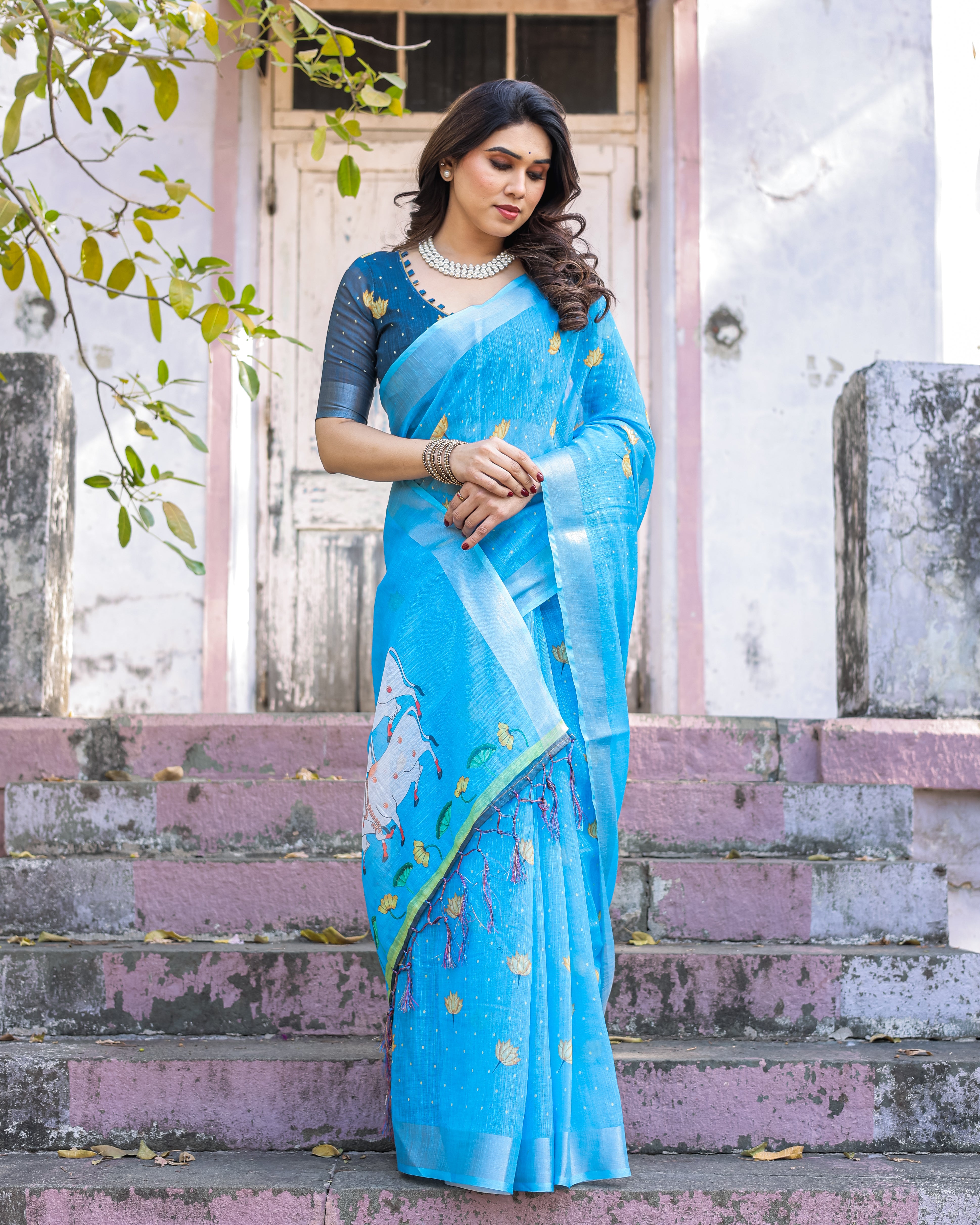 Elegant Multicolor Linen Saree with Traditional Patterns | Lightweight Festive Wear