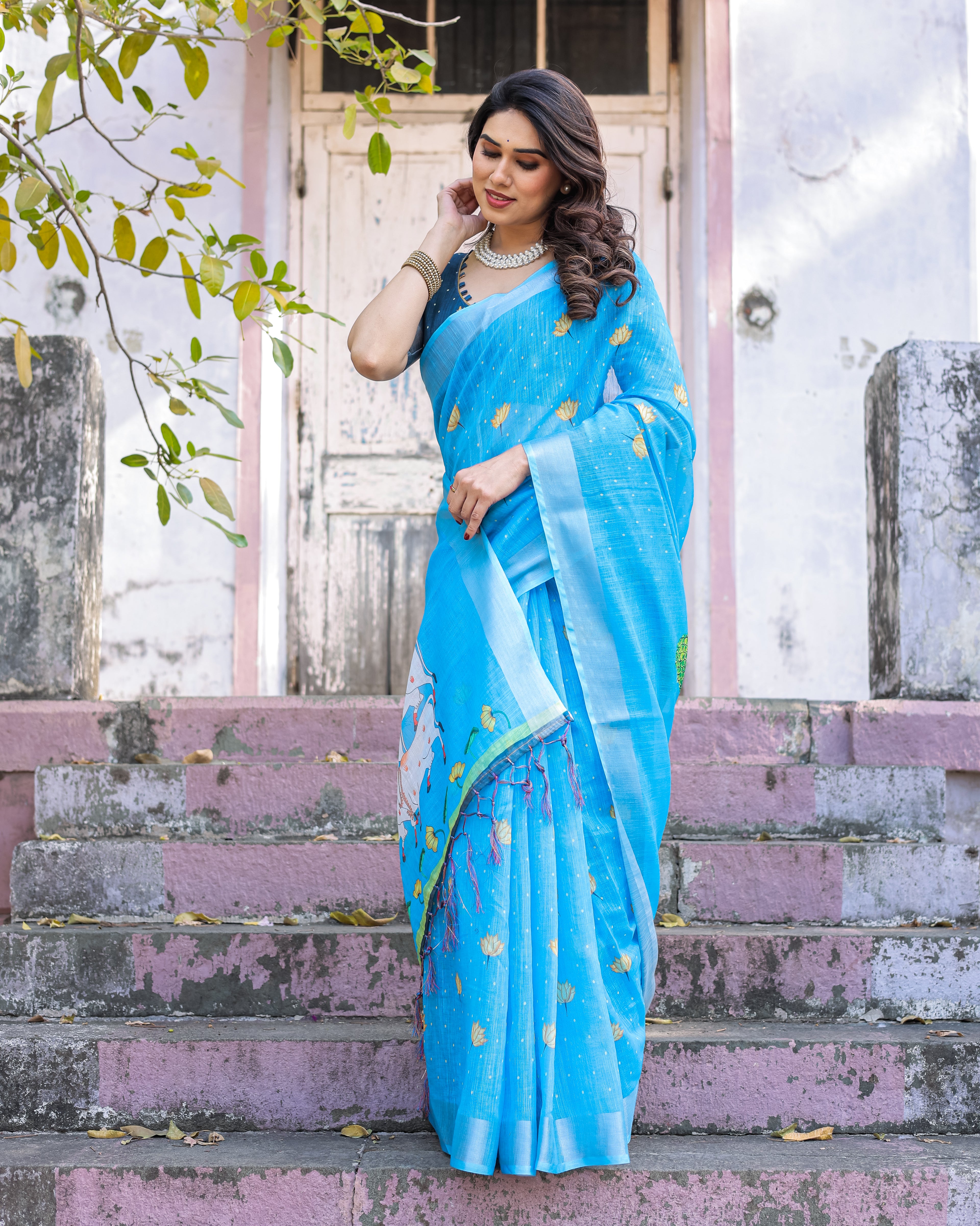 Elegant Multicolor Linen Saree with Traditional Patterns | Lightweight Festive Wear