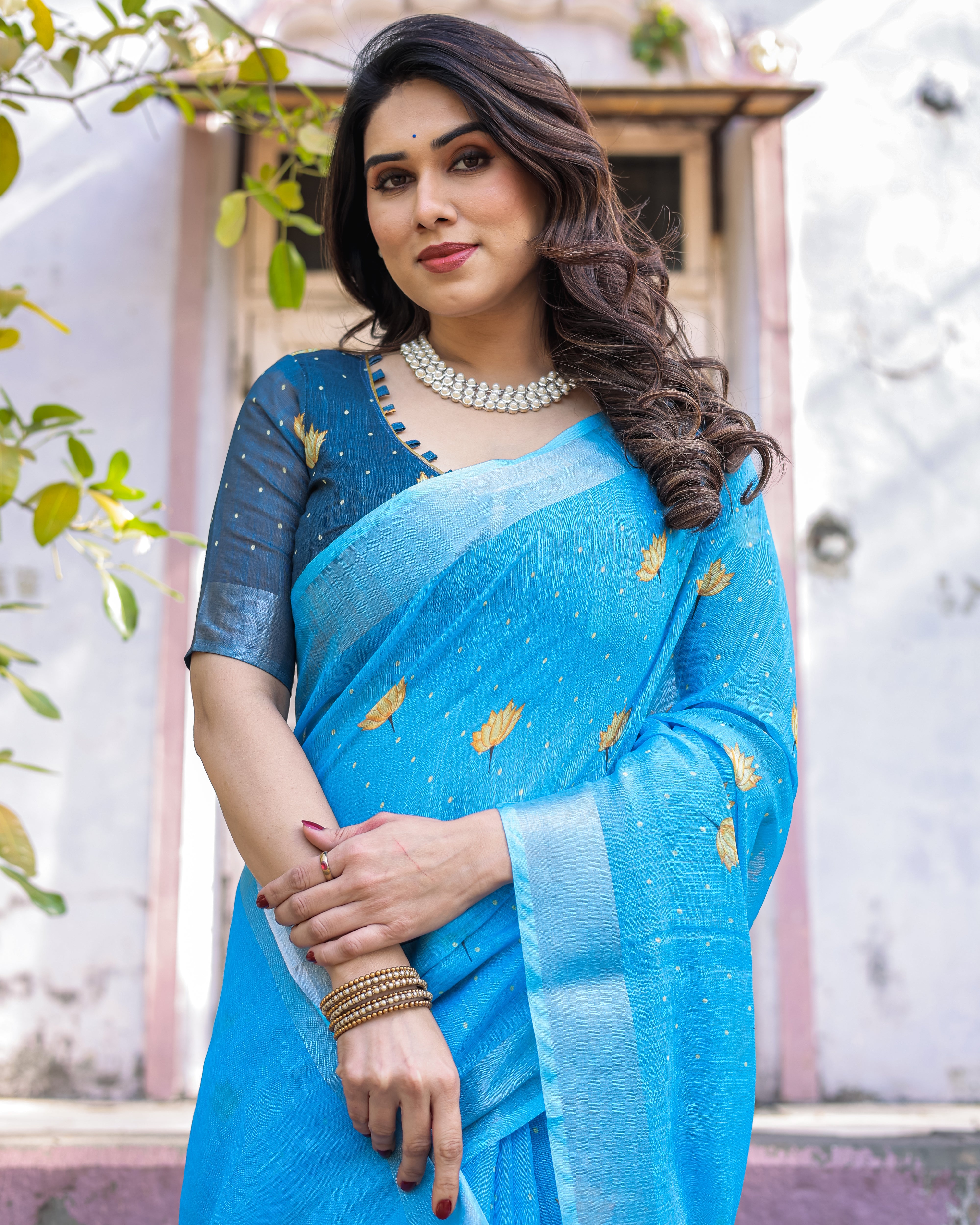 Elegant Multicolor Linen Saree with Traditional Patterns | Lightweight Festive Wear