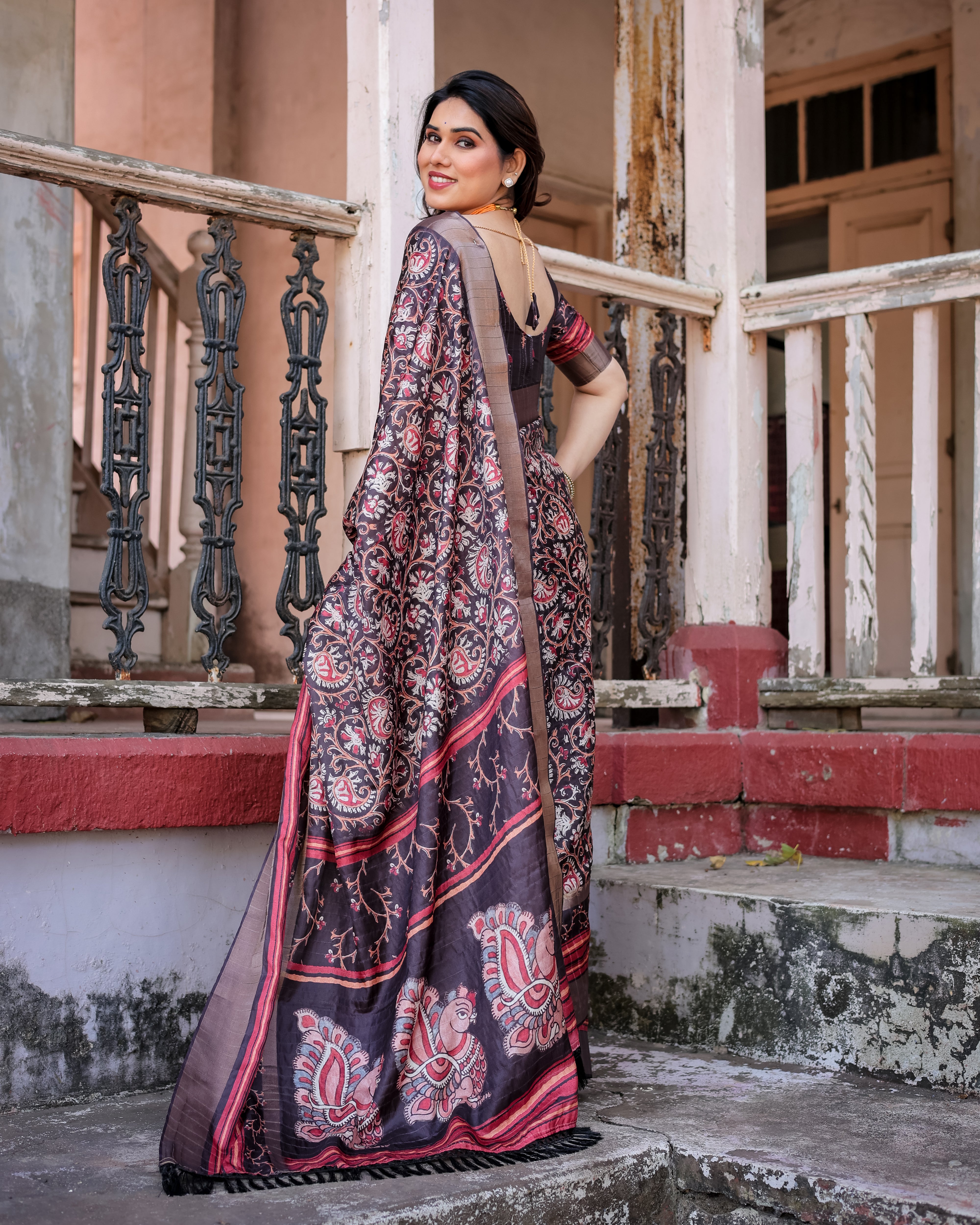 Elegant Multicolor Linen Saree with Traditional Patterns | Lightweight Festive Wear