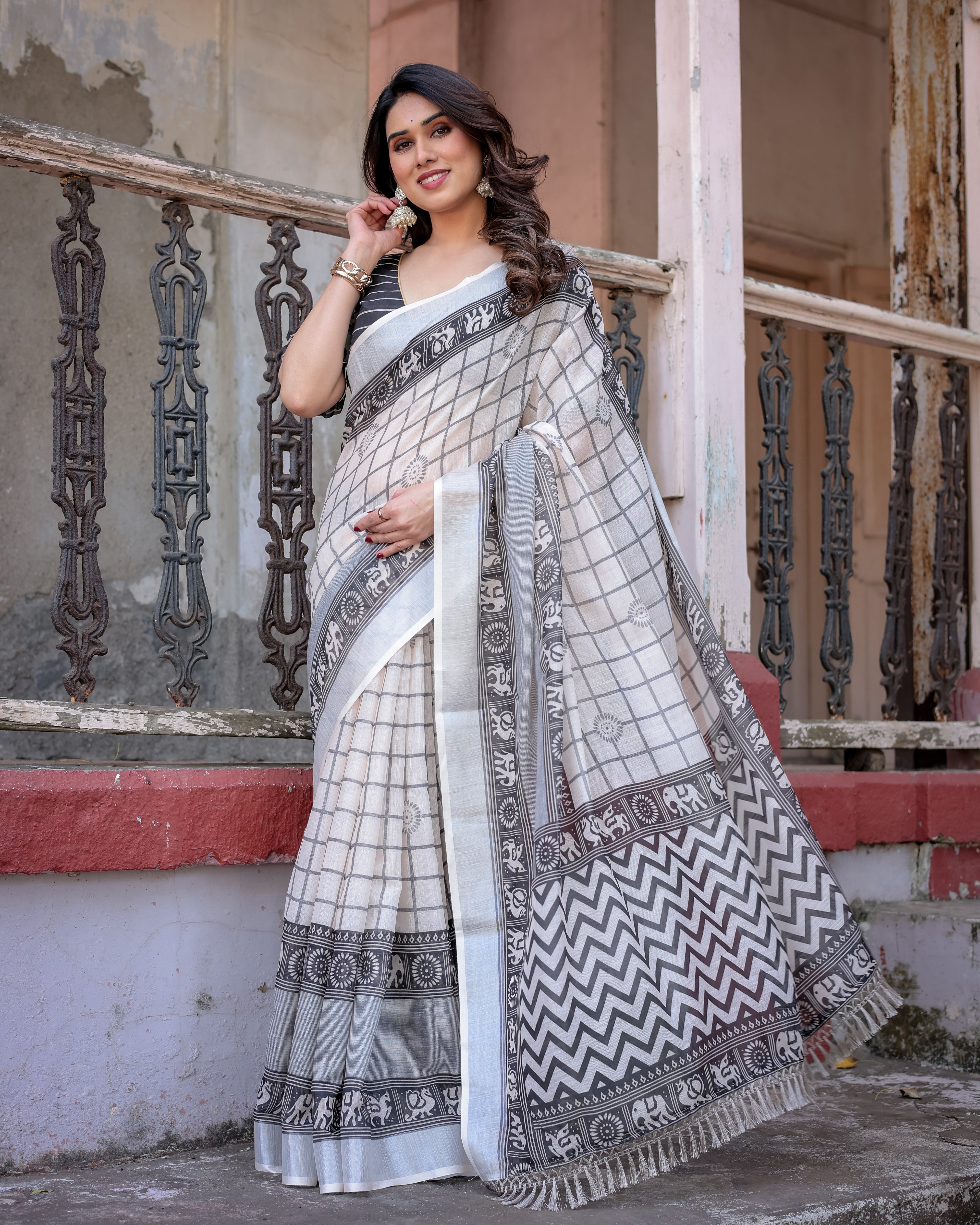 Elegant Multicolor Linen Saree with Traditional Patterns | Lightweight Festive Wear