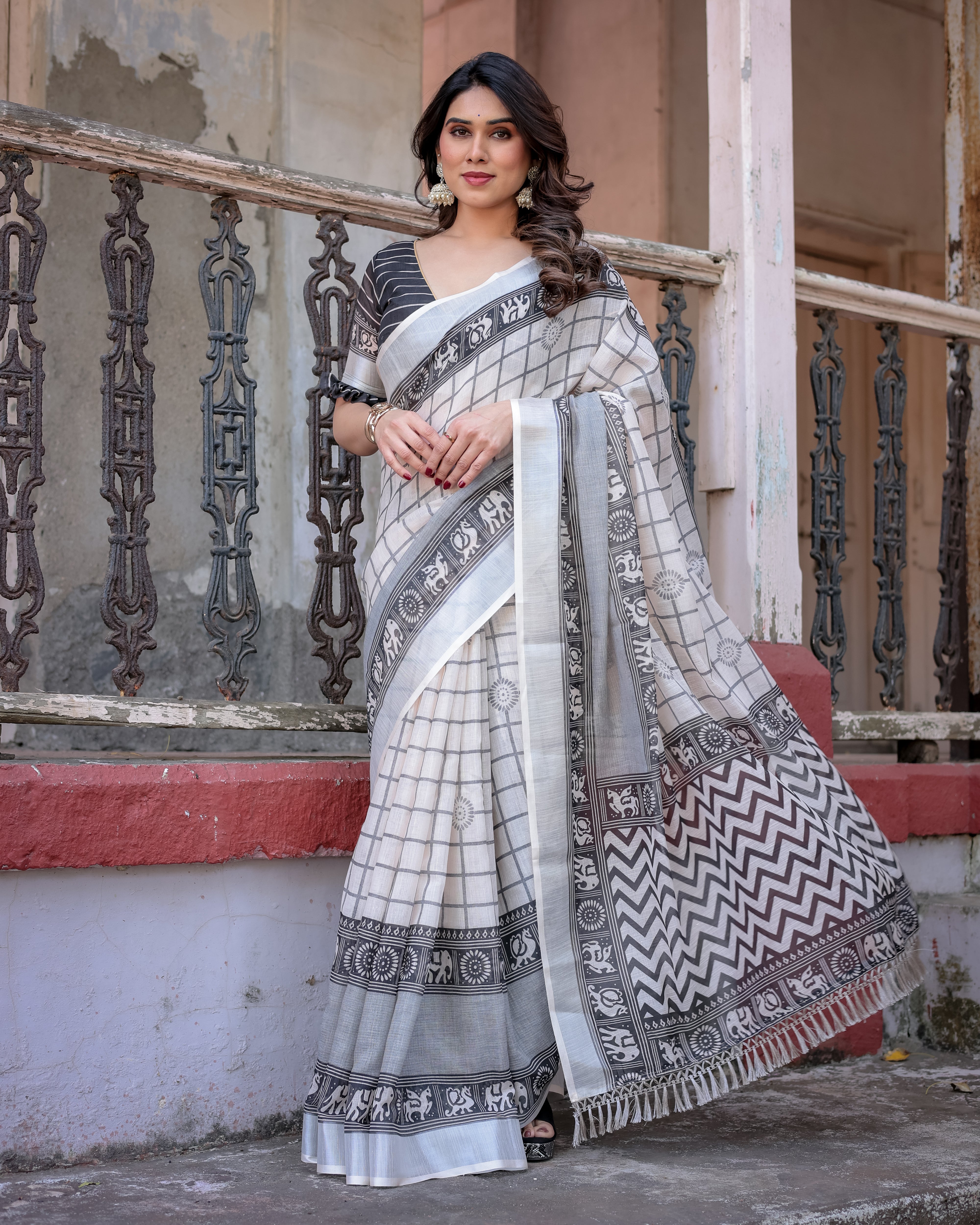 Elegant Multicolor Linen Saree with Traditional Patterns | Lightweight Festive Wear