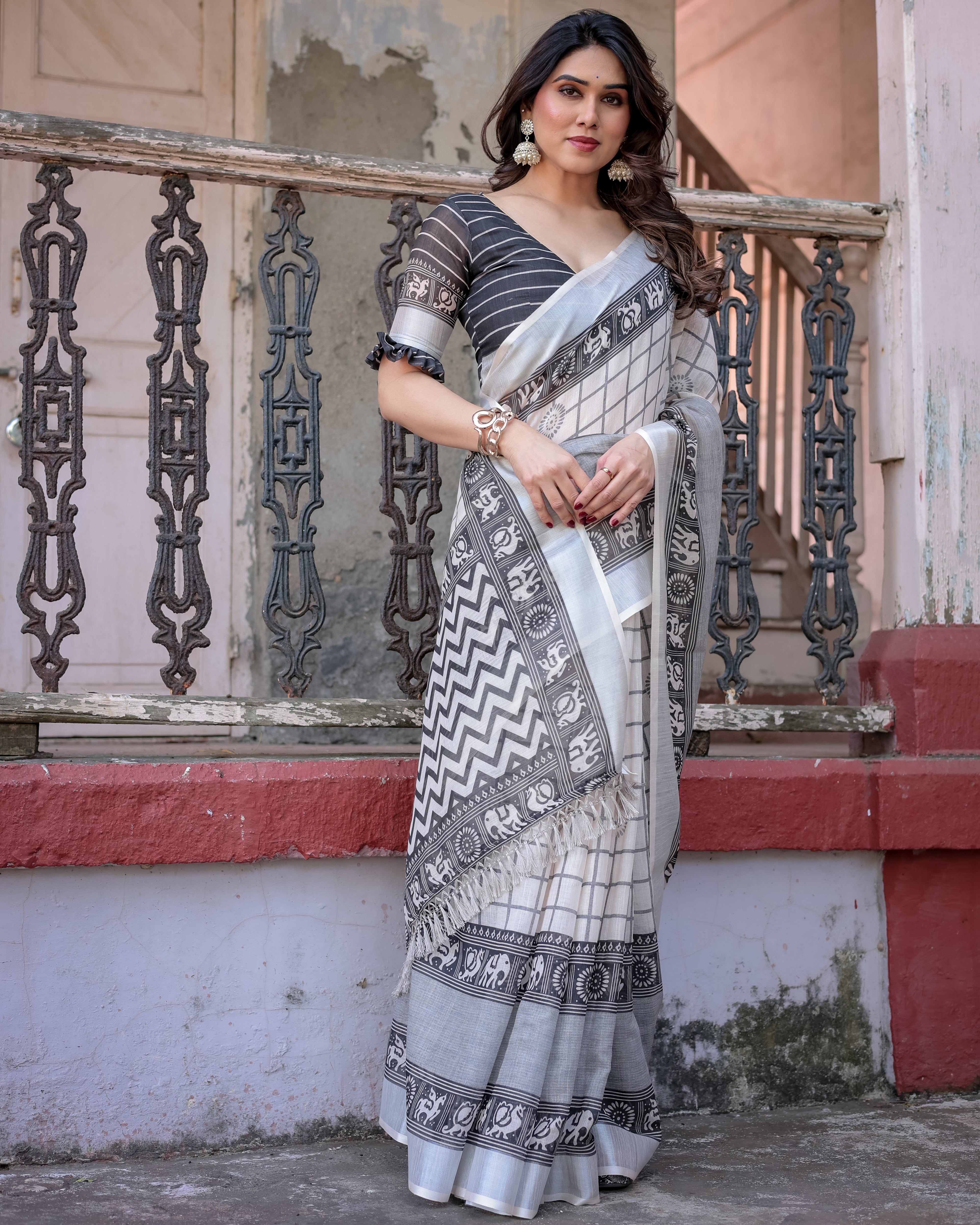 Elegant Multicolor Linen Saree with Traditional Patterns | Lightweight Festive Wear