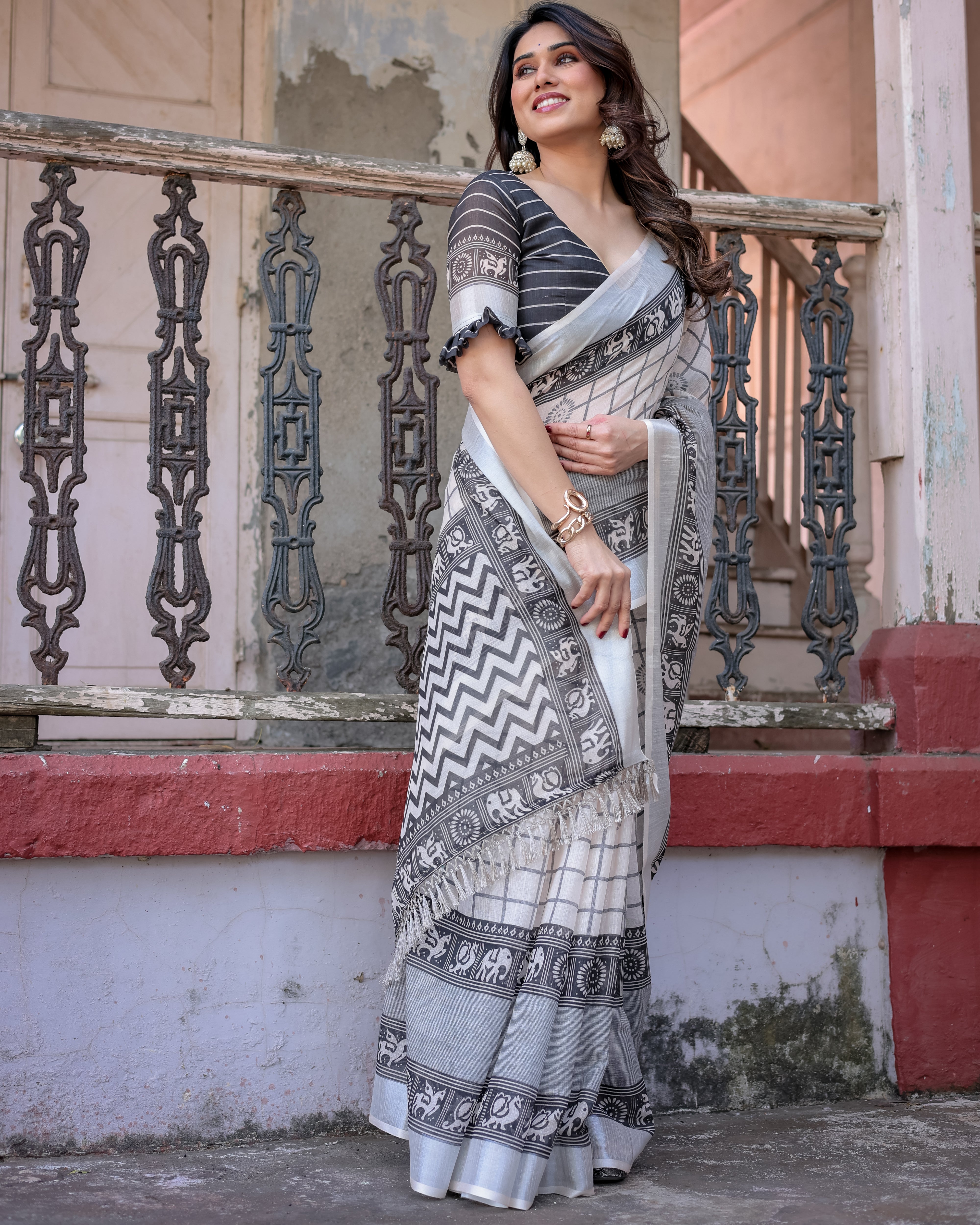 Elegant Multicolor Linen Saree with Traditional Patterns | Lightweight Festive Wear