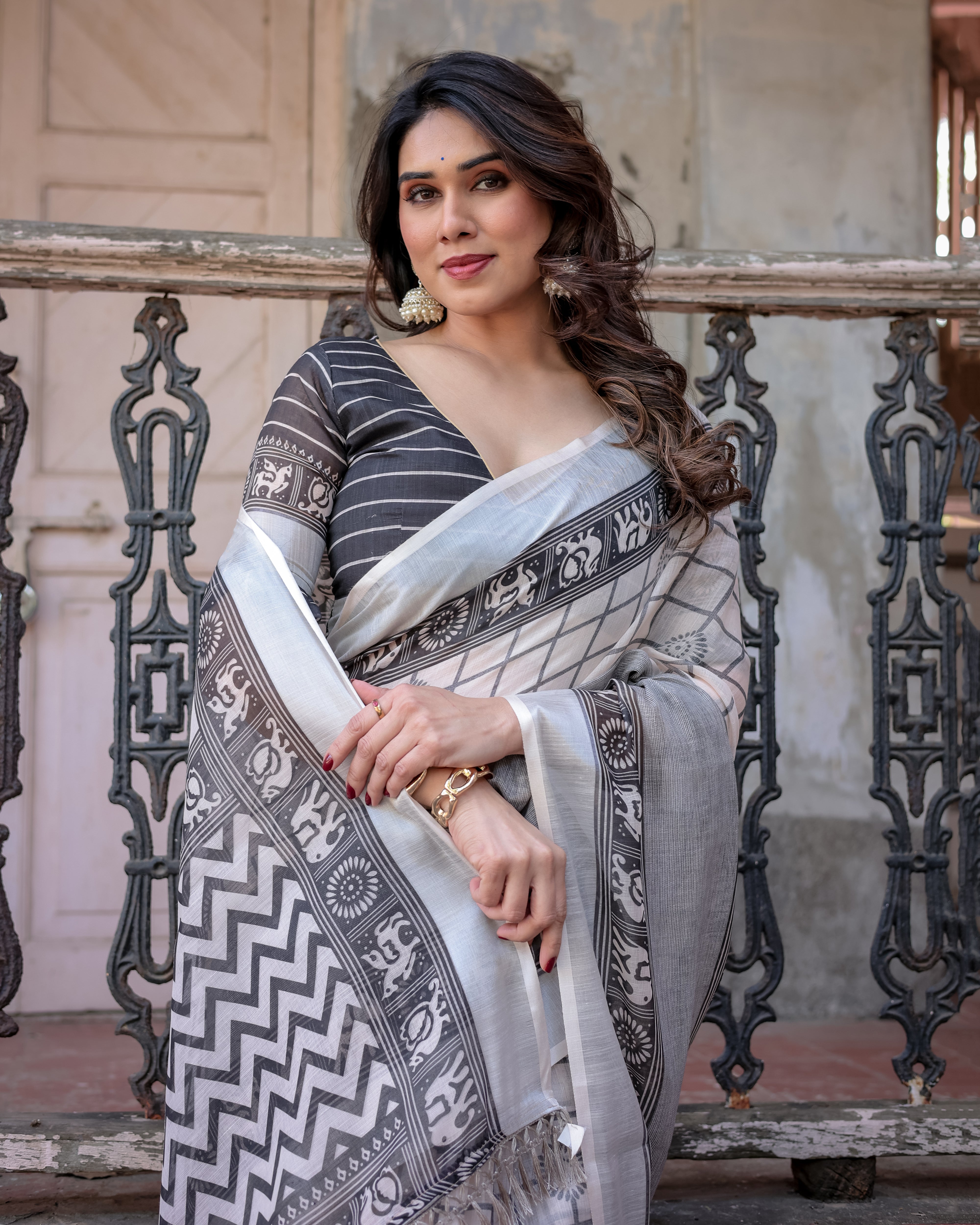 Elegant Multicolor Linen Saree with Traditional Patterns | Lightweight Festive Wear