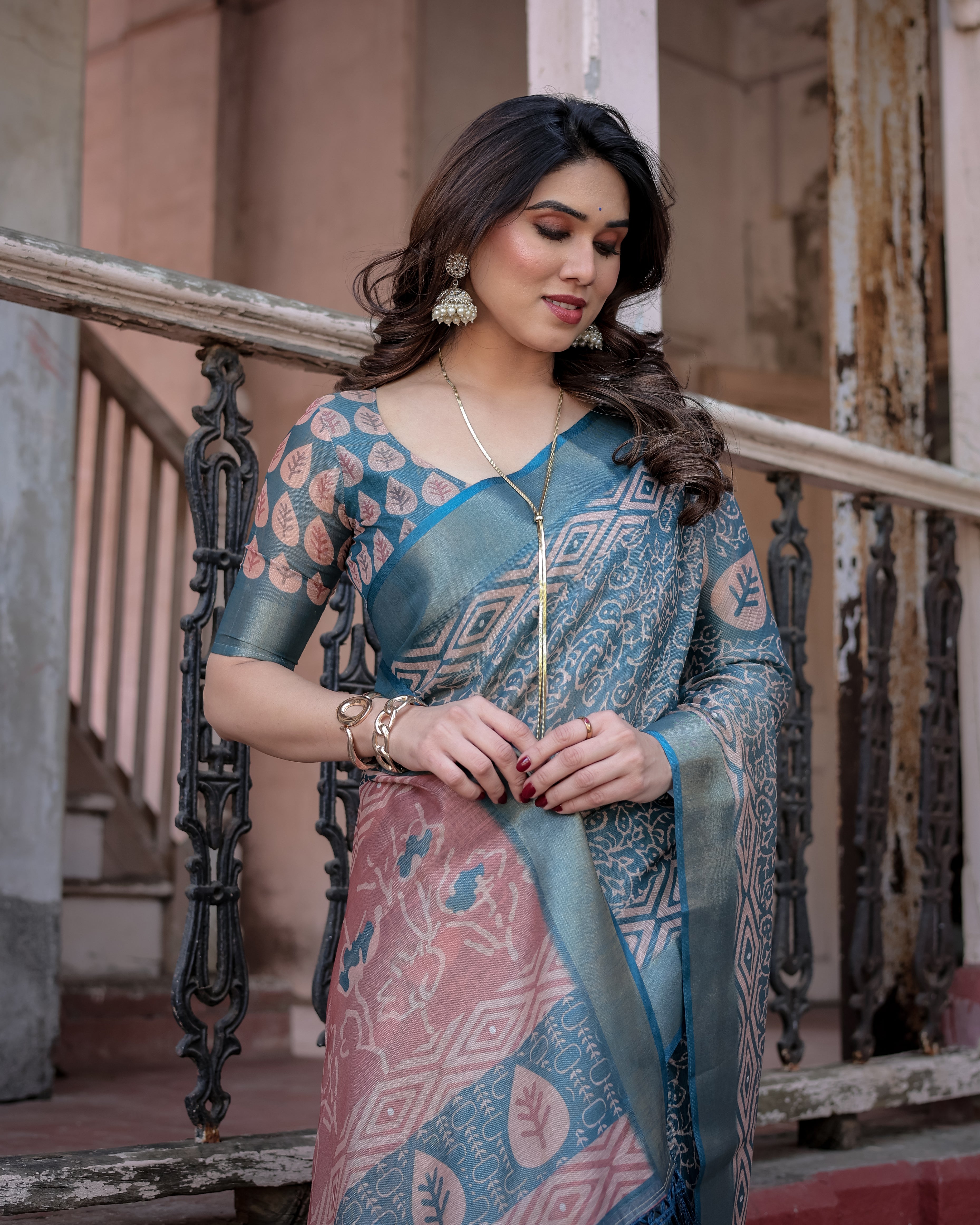 Elegant Multicolor Linen Saree with Traditional Patterns | Lightweight Festive Wear