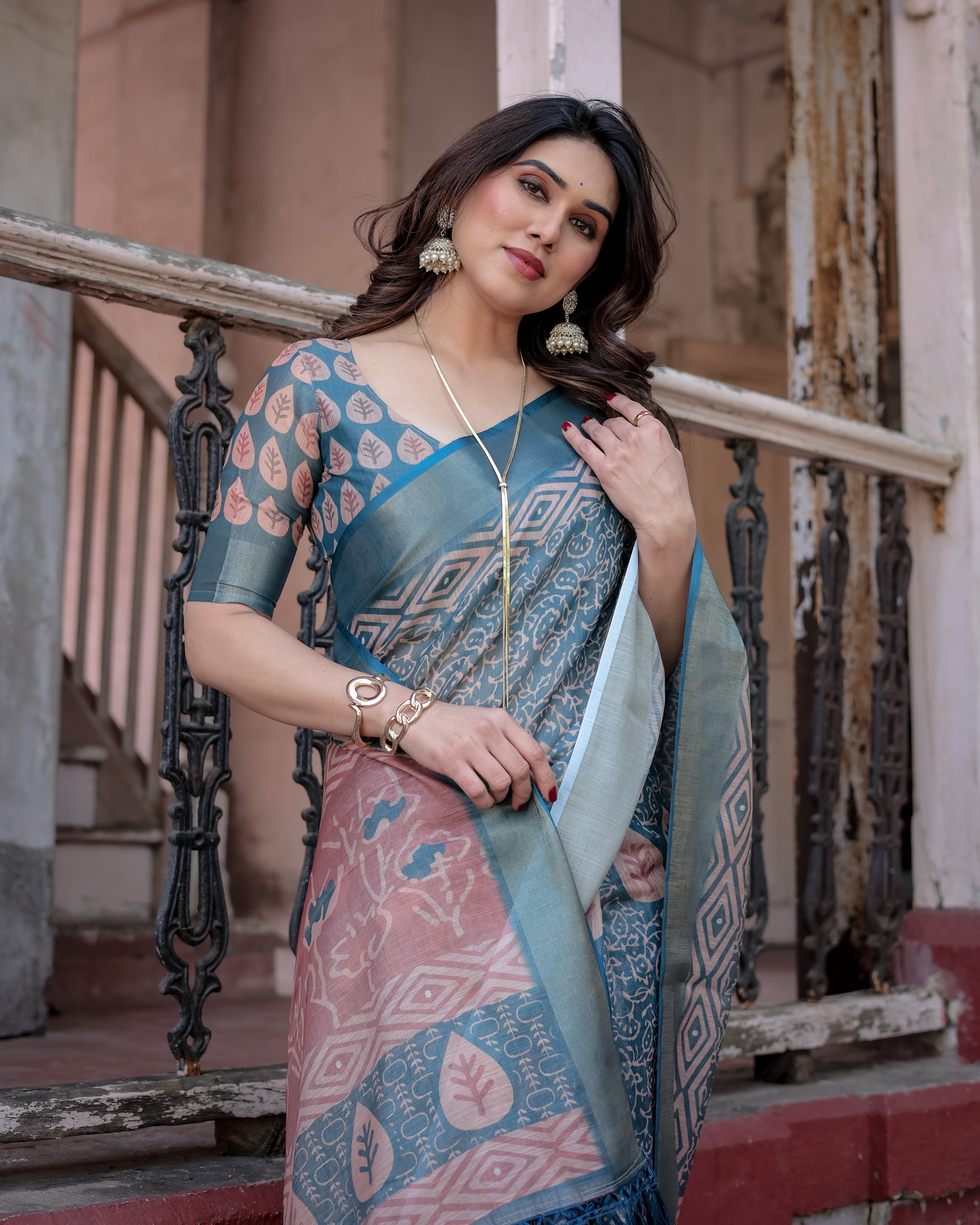 Elegant Multicolor Linen Saree with Traditional Patterns | Lightweight Festive Wear