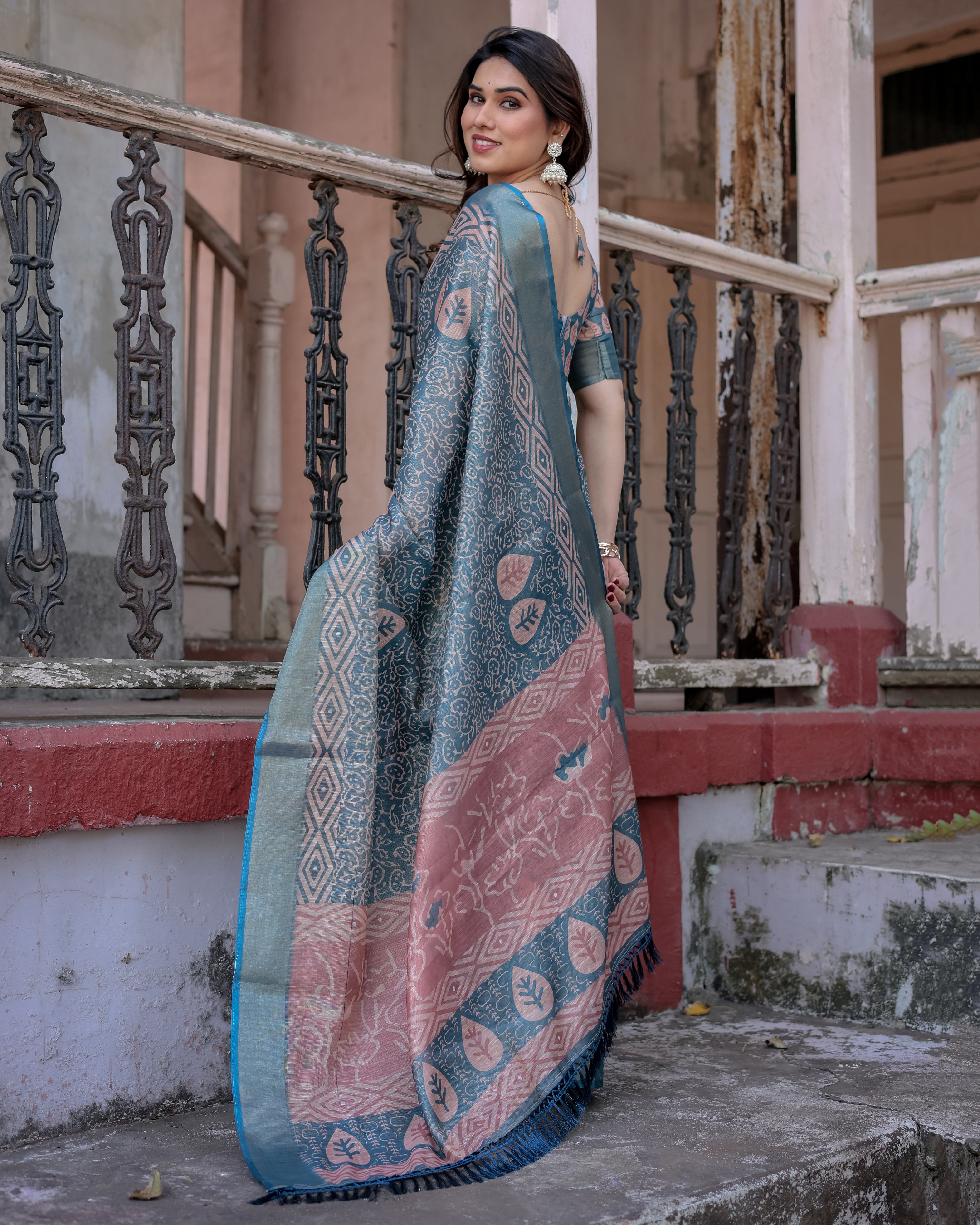 Elegant Multicolor Linen Saree with Traditional Patterns | Lightweight Festive Wear