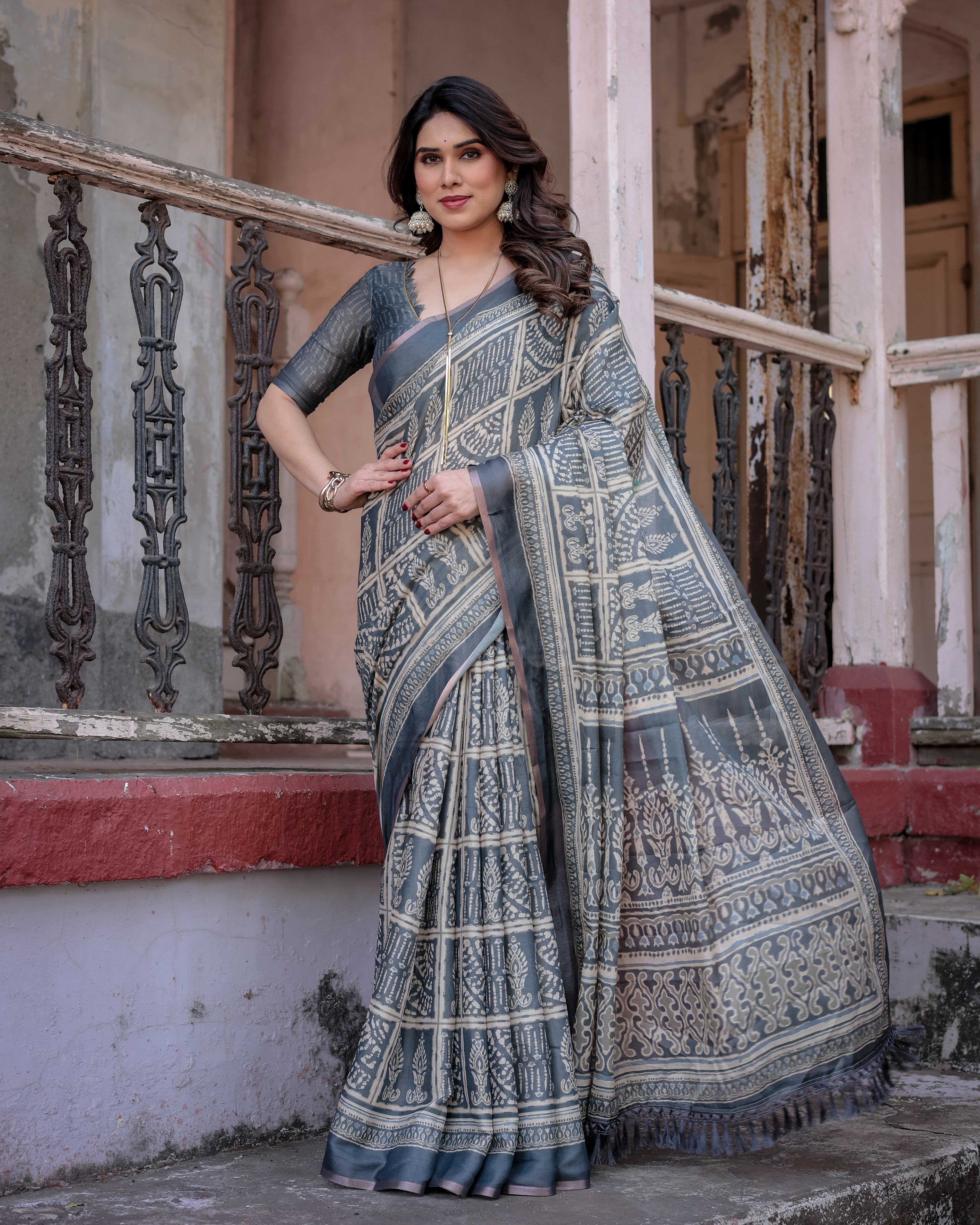 Elegant Multicolor Linen Saree with Traditional Patterns | Lightweight Festive Wear