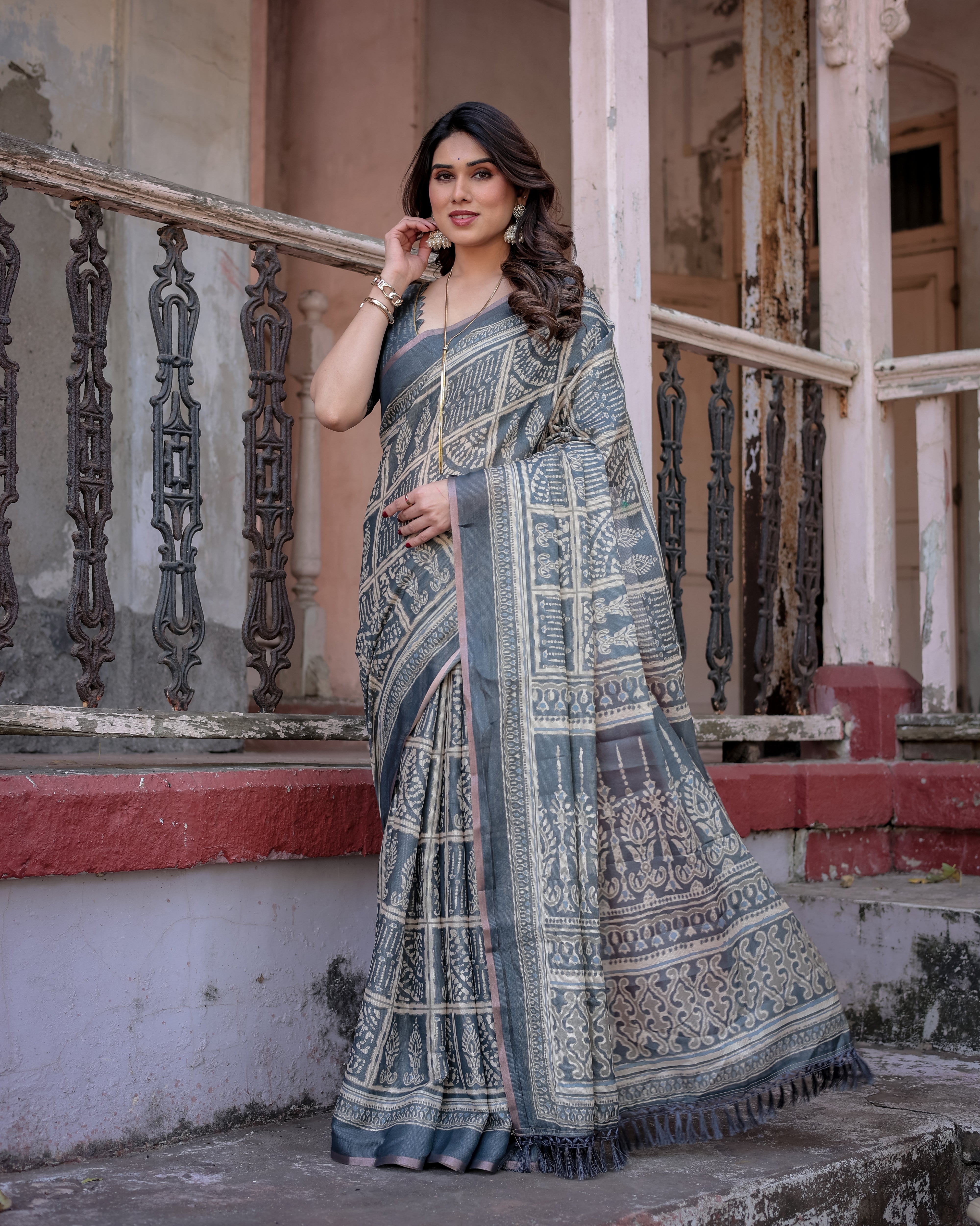 Elegant Multicolor Linen Saree with Traditional Patterns | Lightweight Festive Wear