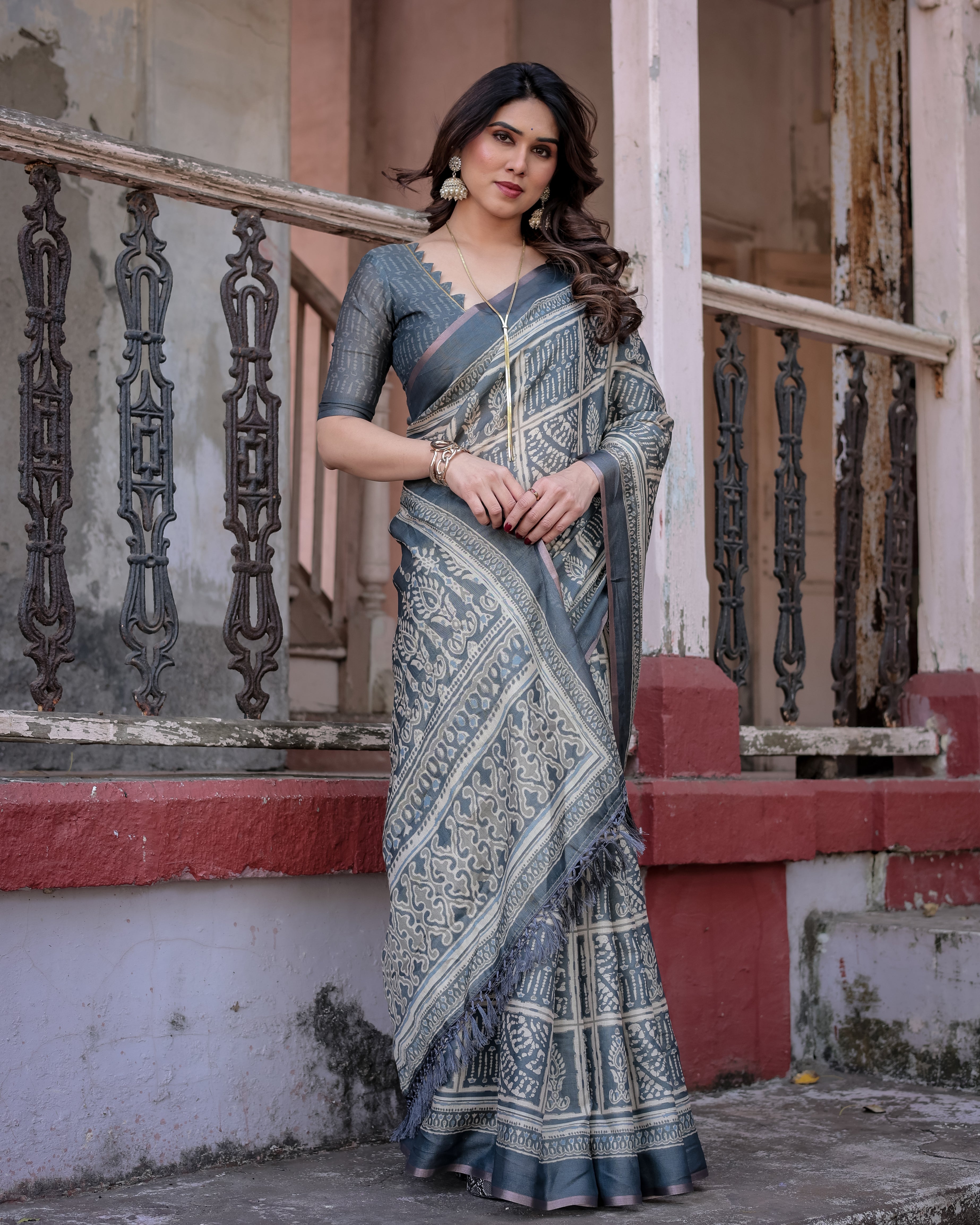 Elegant Multicolor Linen Saree with Traditional Patterns | Lightweight Festive Wear