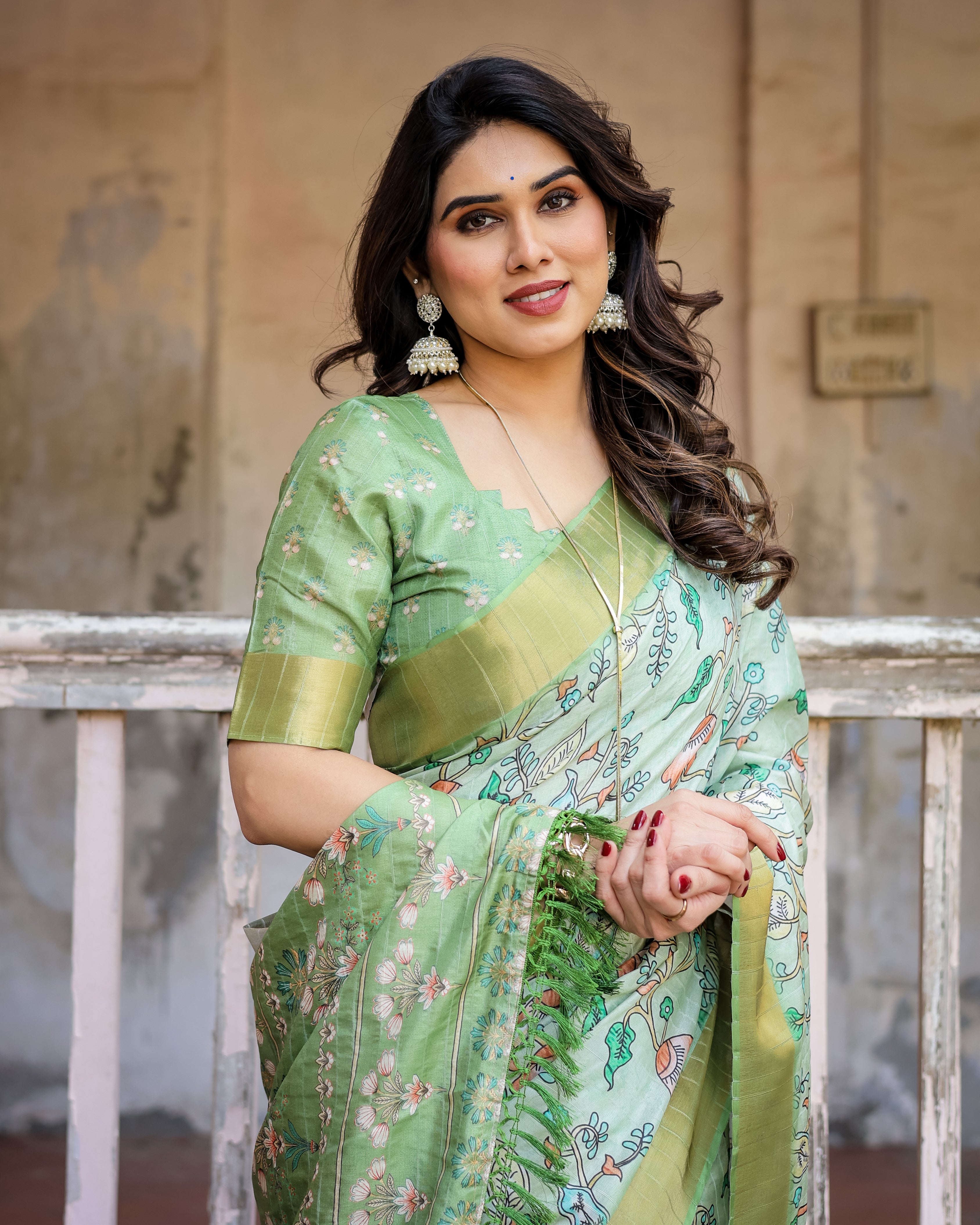 Elegant Multicolor Linen Saree with Traditional Patterns | Lightweight Festive Wear