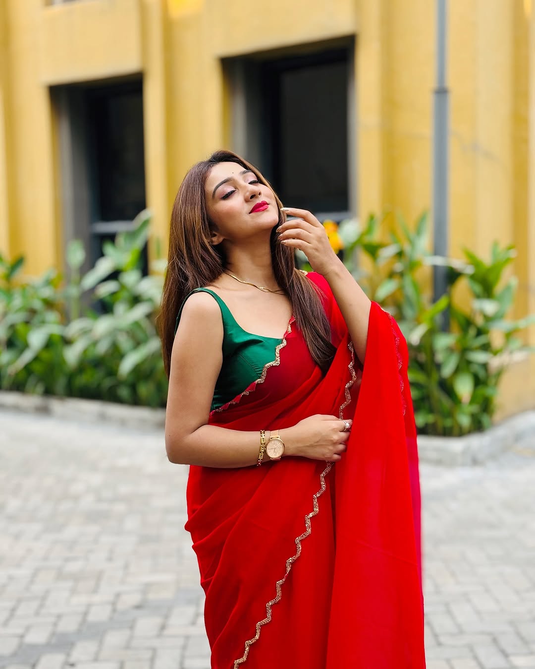 Elegant Red Saree with Golden Handwork Border & Green Blouse – Festive & Party Wear