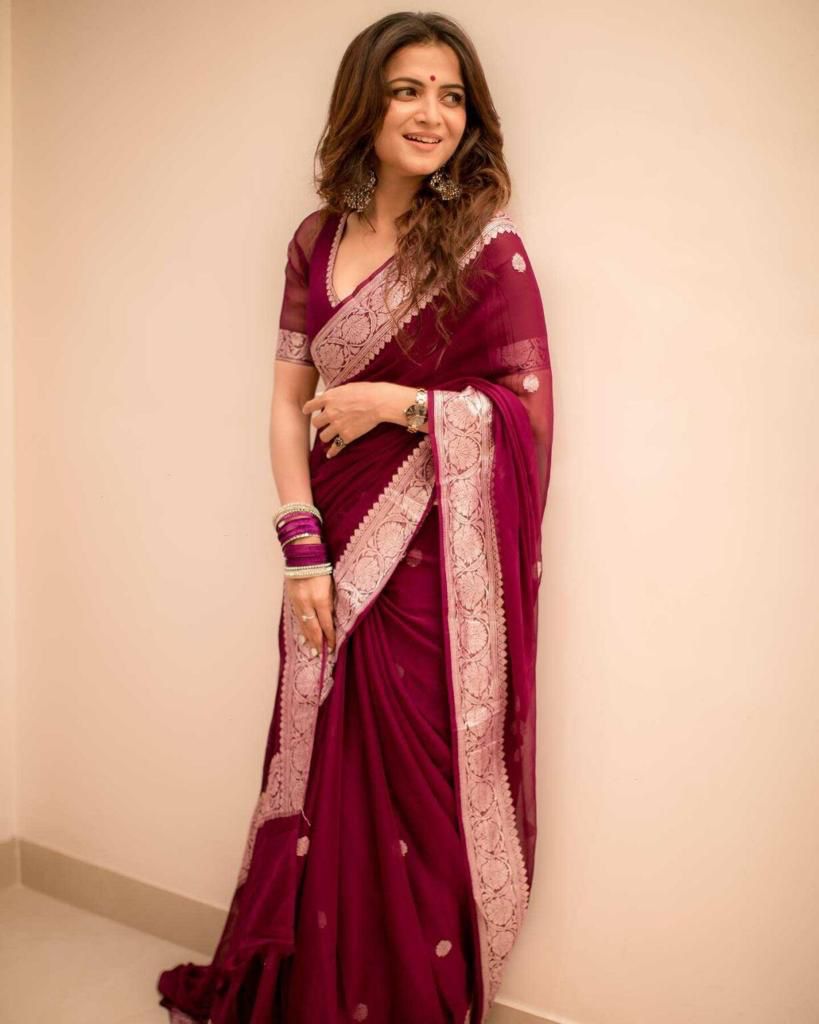 BOLLYWOOD HIT LINEN SOFT SAREE