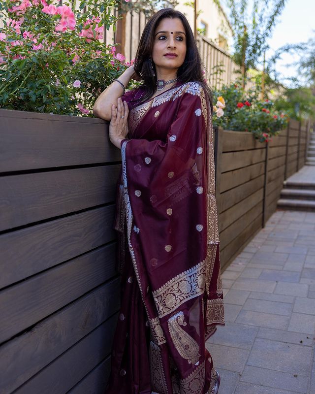 BOLLYWOOD HIT LINEN SOFT SAREE