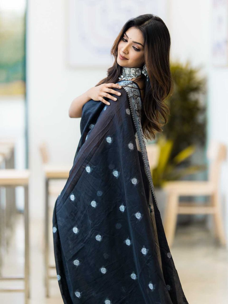 BOLLYWOOD HIT LINEN SOFT SAREE