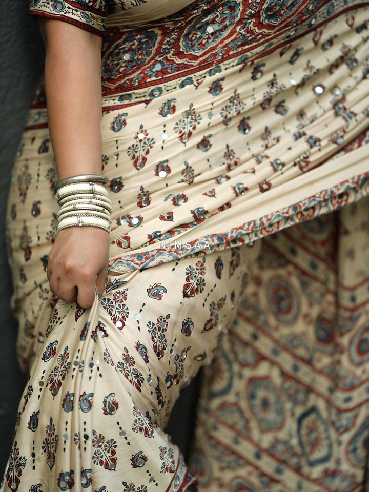 Vintage-Inspired Mirror Work Silk Saree